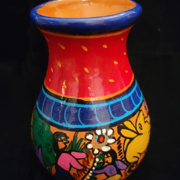 Folk Art Handpainted Southwest Pottery Vase. - Picture 1 of 4